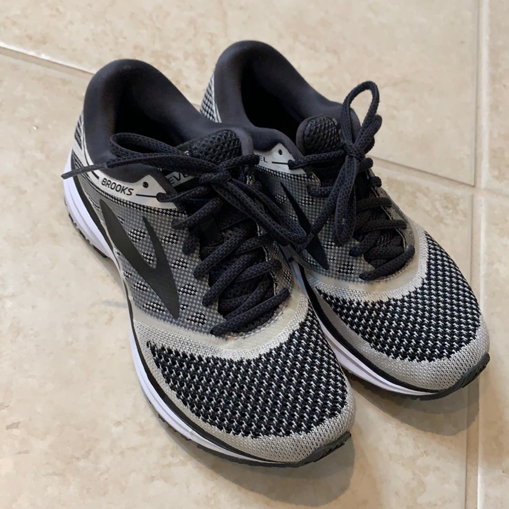 Brooks Revel Cushion size 6